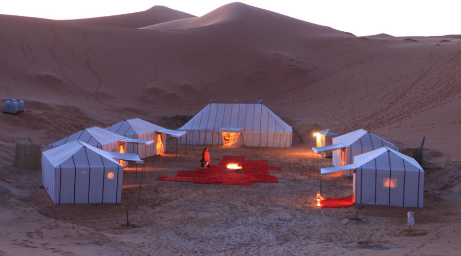 luxury camps in the mid of sahara