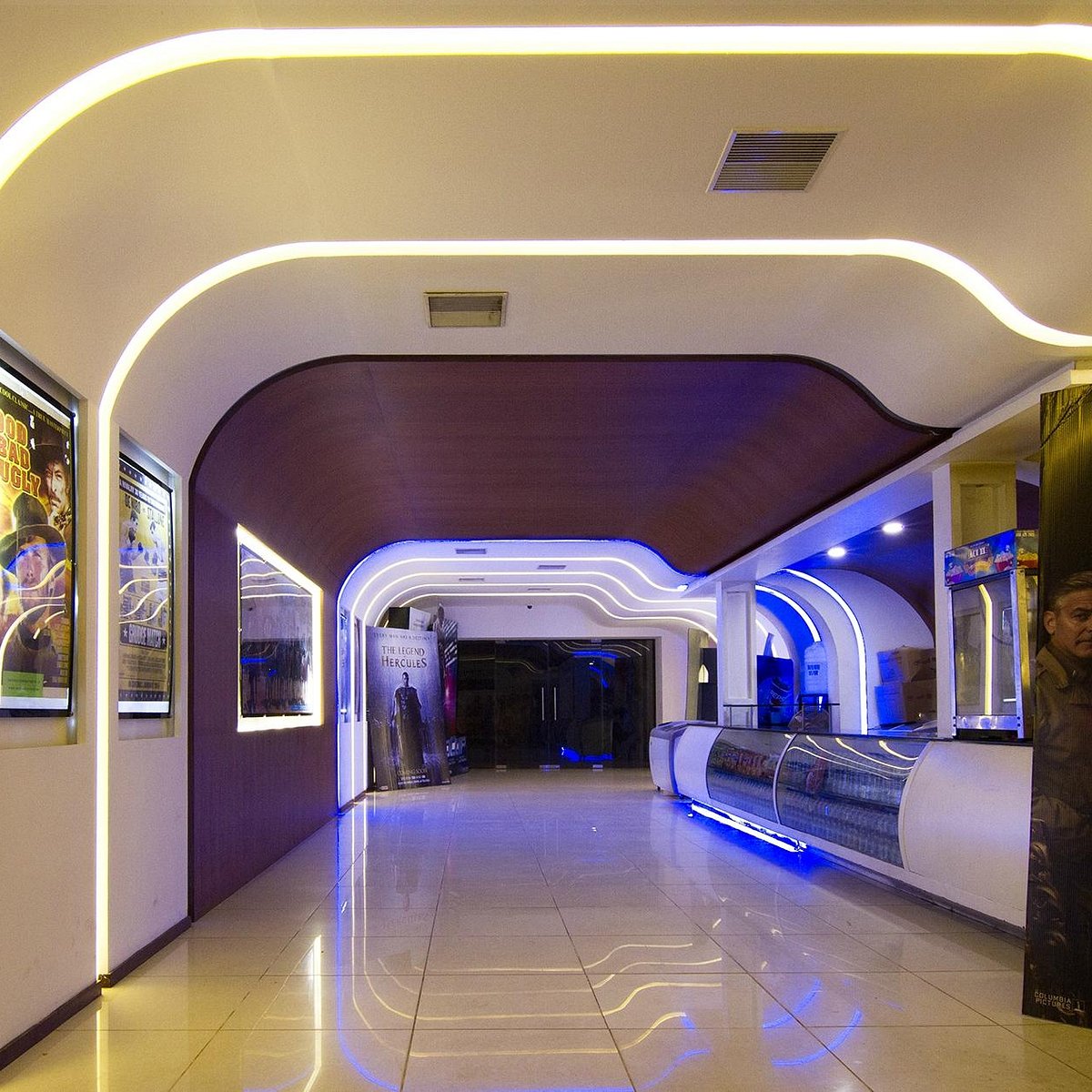 Cinema hotel 5