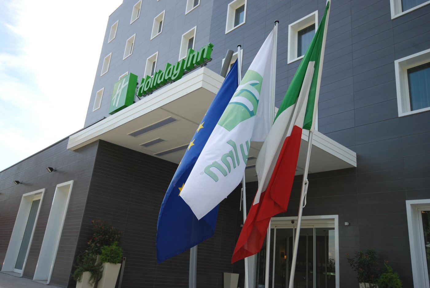 holiday-inn-milan-nord-zara-an-ihg-hotel