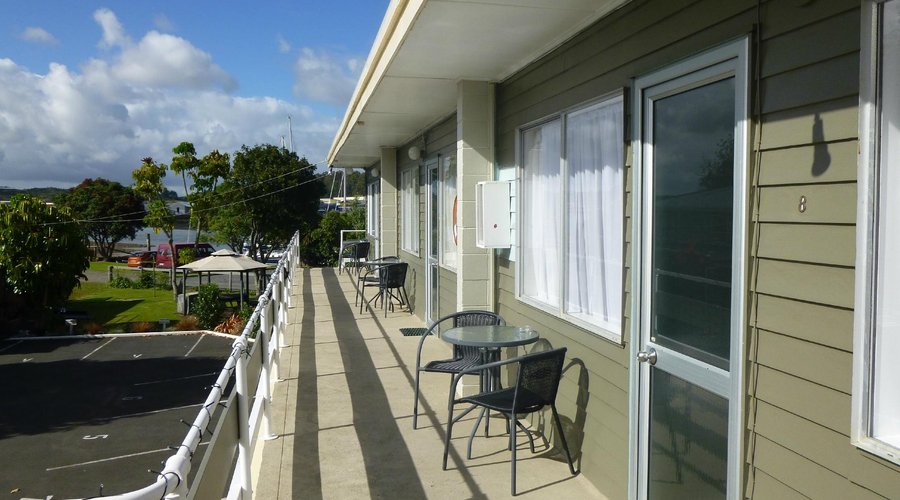 Second level balcony