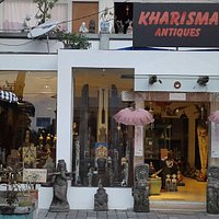 The front entry of Kharisma shop.