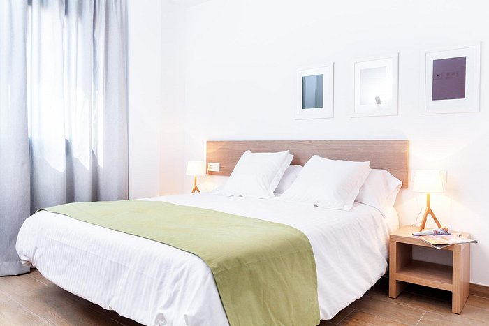 FEELATHOME PLAZA APARTMENTS - Prices & Condominium Reviews (Barcelona ...