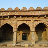 The top of the Darwaza.