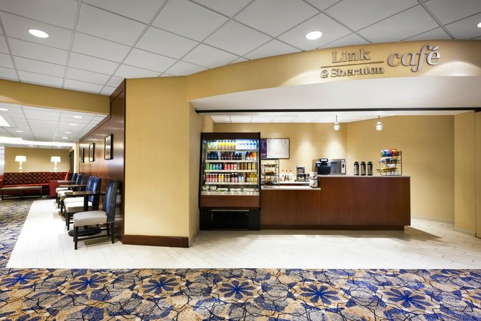 Sheraton Pittsburgh Hotel at Station Square Coffee Shop: Pictures ...