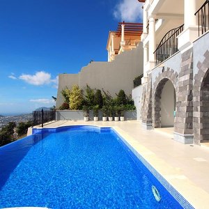 villa with privat pool