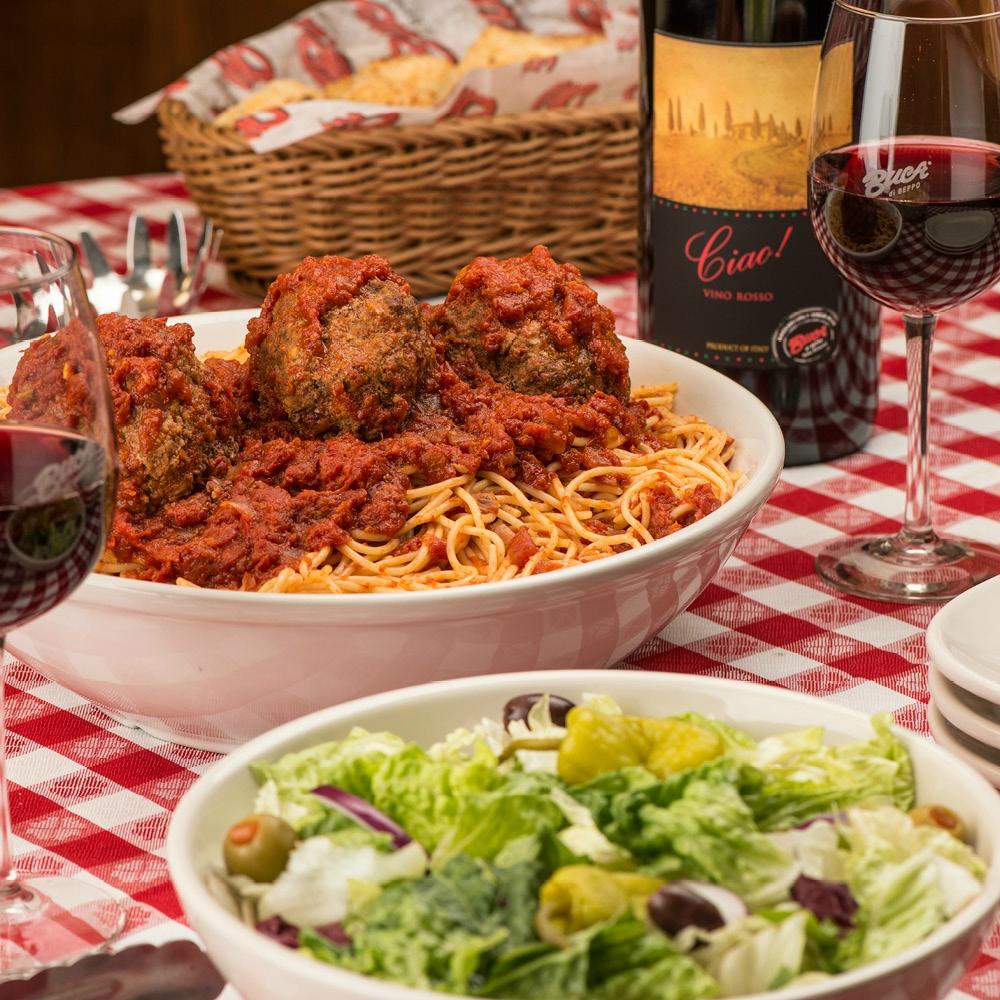 buca di beppo catering        
        <figure class=