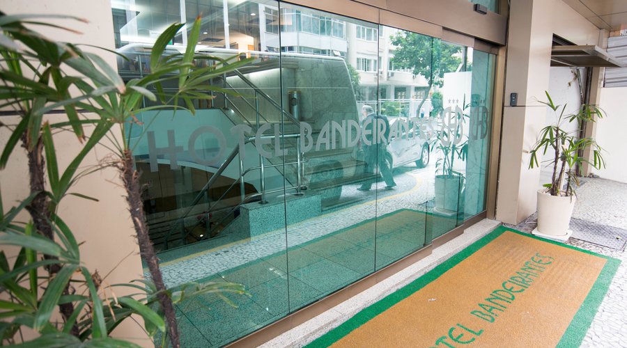 Entrance at the Hotel Bandeirantes