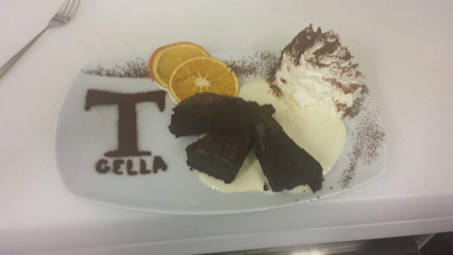 Barozza emiliana con salsa chantilly...