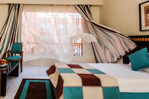 Room & Suite