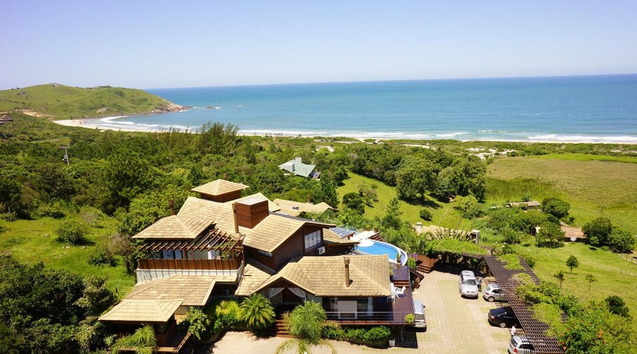 A pousada Morada Prainha e a Praia da Silveira numa perfeita combinação!