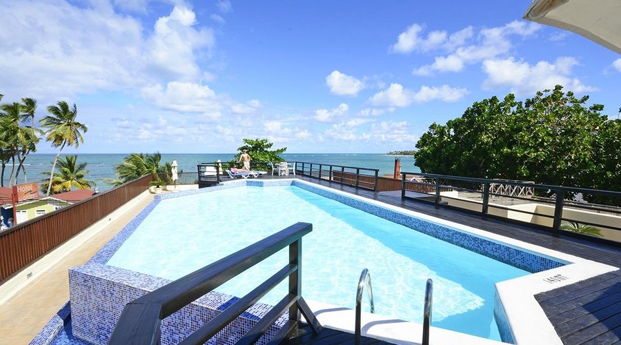 piscina superior, vistas a la bahía