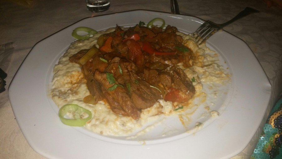 Lammrückenstreifen auf Püree