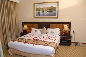 Room & Suite