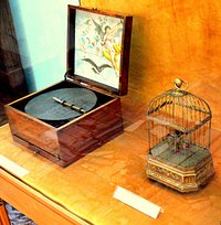 Zabytkowy instrument w Muzeum Instrumentów Muzycznych w Poznaniu-Stary Rynek