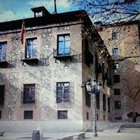 Antiguo y lindo edificio.