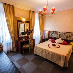 gold-red floor