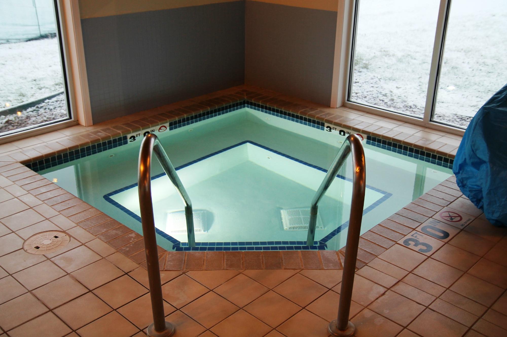 Country Inn Suites by Radisson Chippewa Falls WI Pool Pictures