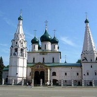 Церковь Ильи Пророка на главной площади Ярославля