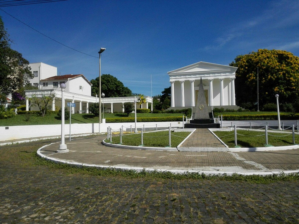 Vista externa do Templo da Eubiose