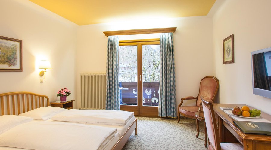 Doppelzimmer Balkon - Hotel St. Georg/Zell am See
