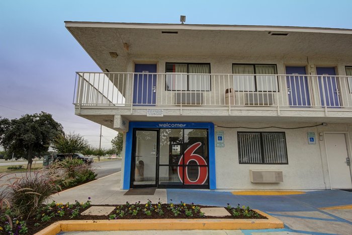 MOTEL 6 SAN MARCOS, TX: UPDATED 2024 Reviews, Price Comparison and 101 ...