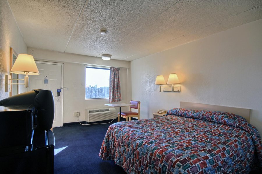 MOTEL 6 DETROIT NE - MADISON HEIGHTS $54 ($̶5̶9̶) - Prices & Reviews