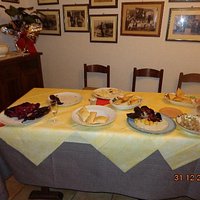 buffet per gli aperitivi (si notano gli sgonfiotti)