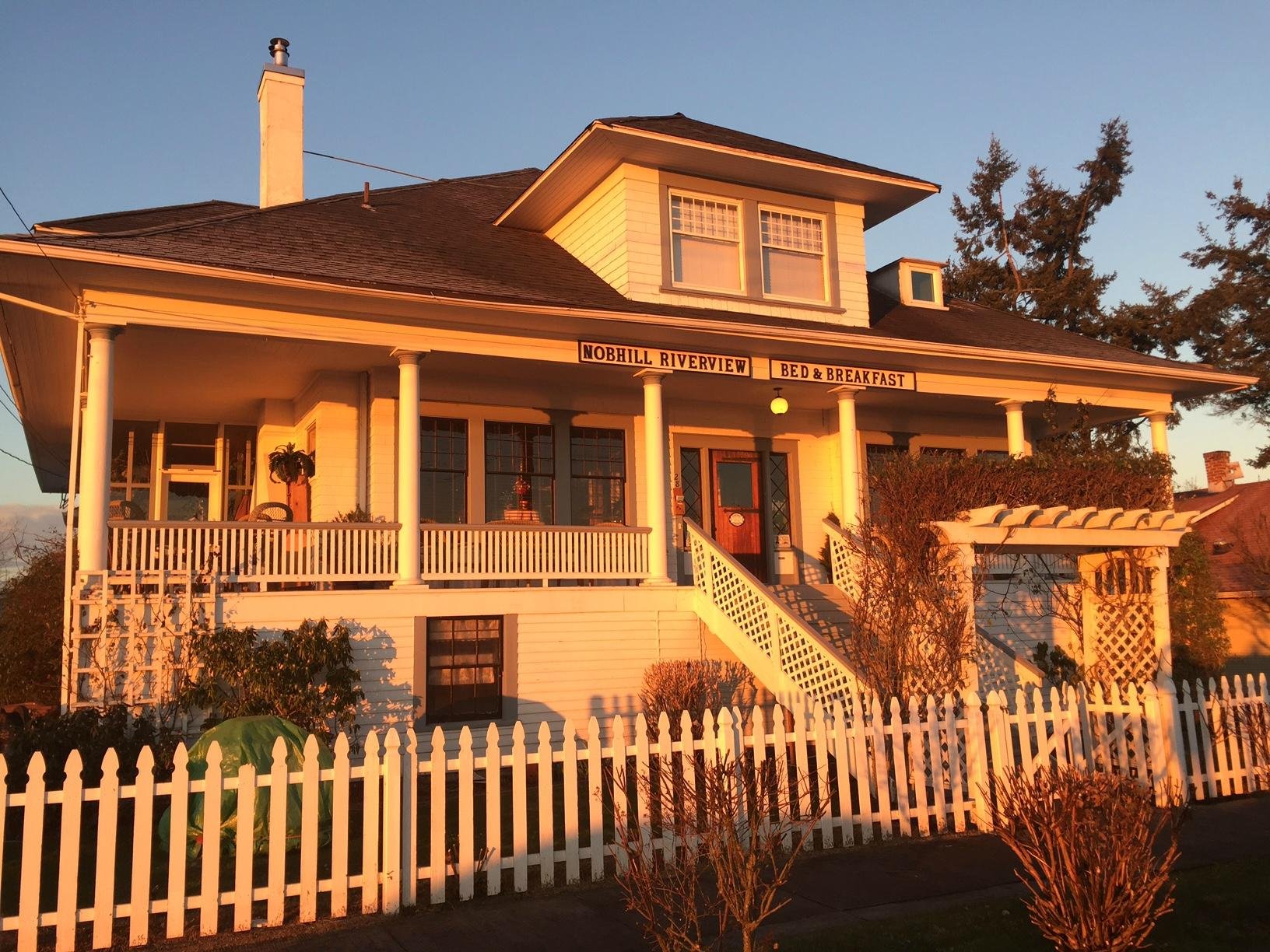 NOB HILL RIVERVIEW BED & BREAKFAST (Saint Helens, OR) - Tarifs 2024