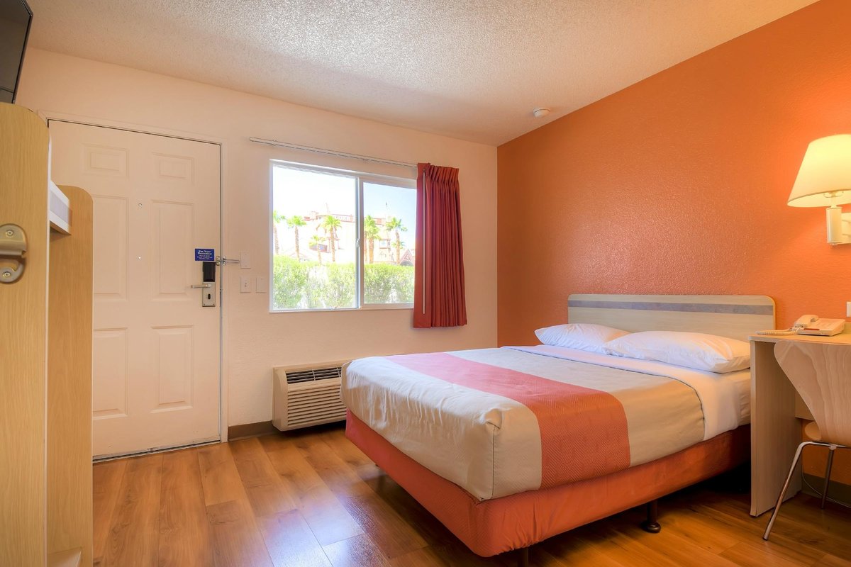 Motel 6 Las Vegas - Boulder Highway Rooms: Pictures & Reviews - Tripadvisor