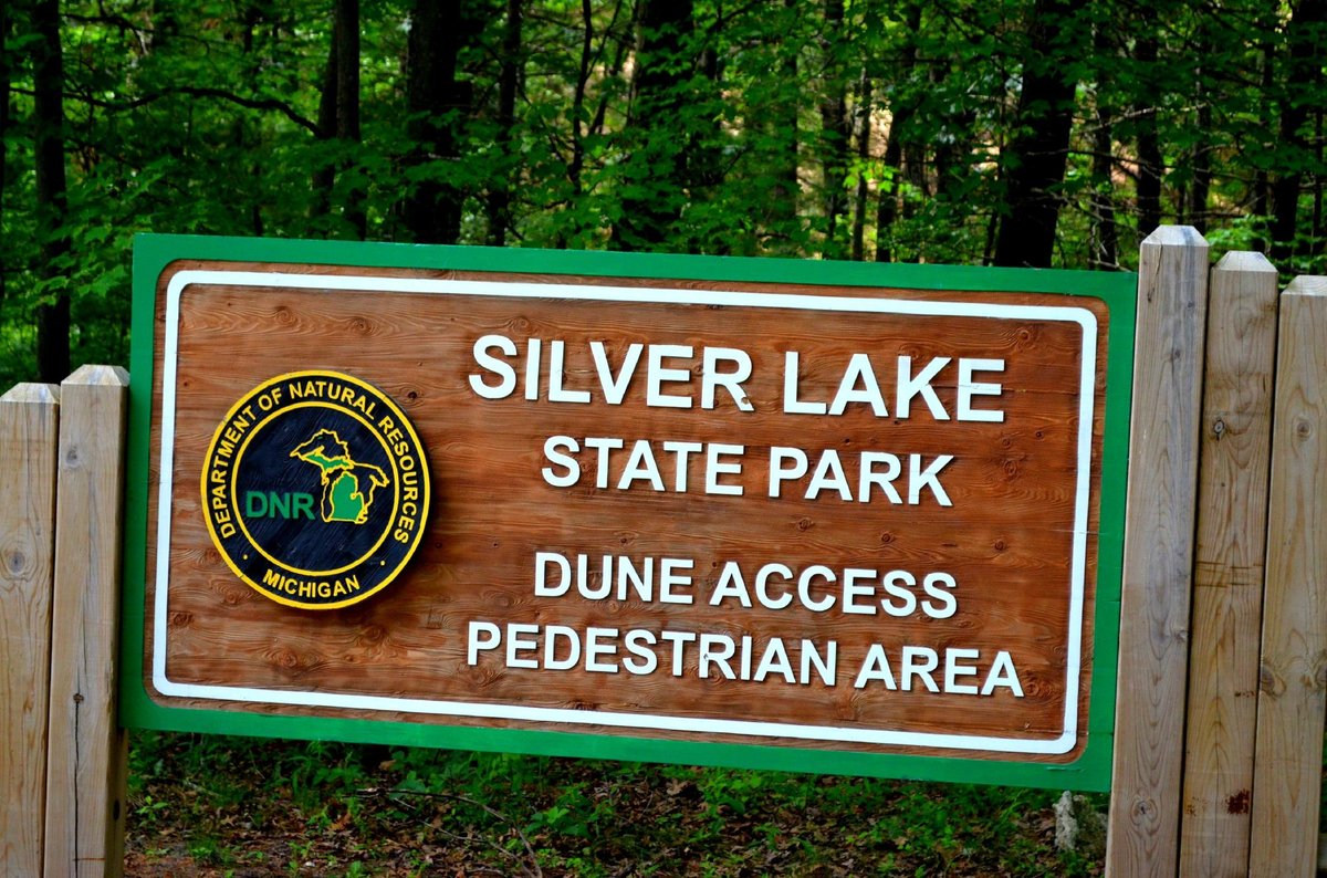 are dogs allowed at silver lake state park michigan