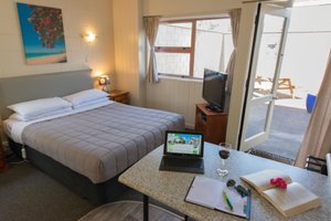 Room & Suite