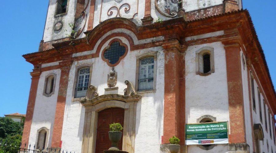 Igreja Nossa Senhora da Conceição, a few meters from the hotel