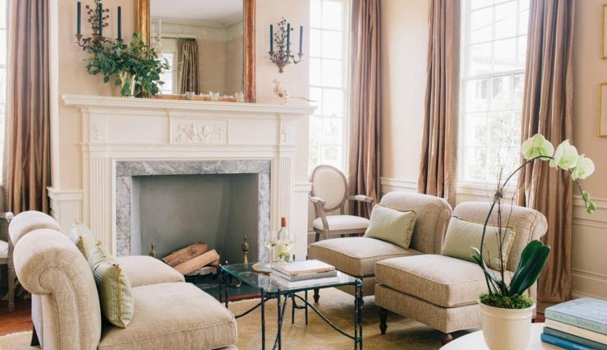 Guests enjoy lounging in the drawing room. 