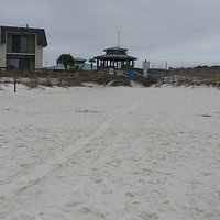 A nice gazebo between the beach & parking lot.