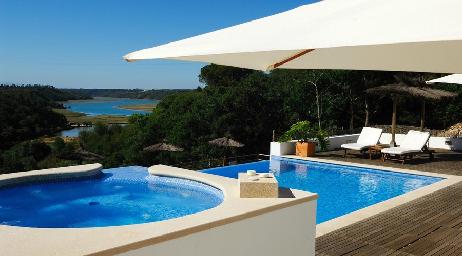 Swimming pool and jacuzzi