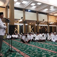 Mayor of Pekanbaru was delivering his speech.