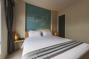 Room & Suite