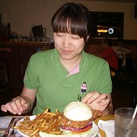 Eun Jung is wowed by Country Inn's chicken sandwich and fries