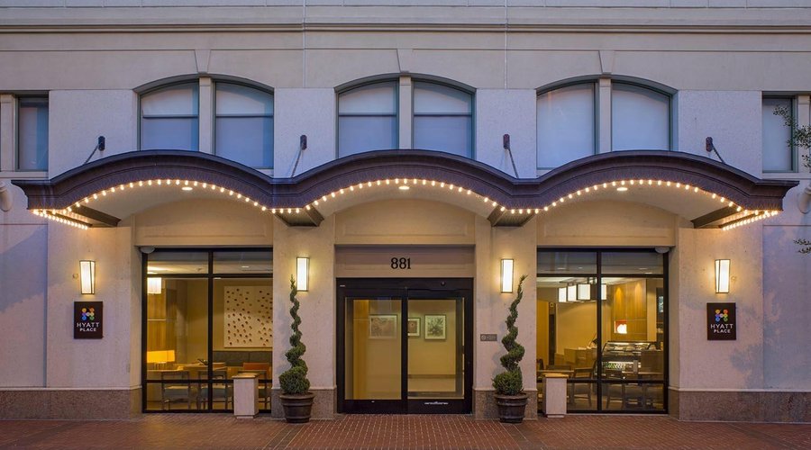 Entrance to the Hyatt Place New Orleans