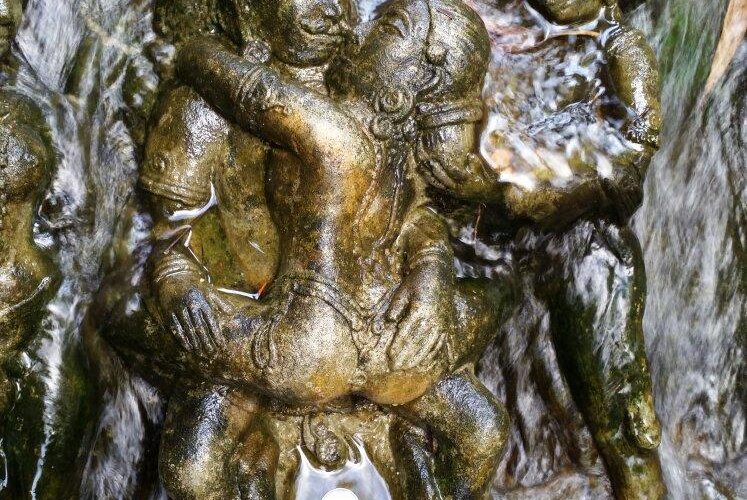 Kamasutra im Bachlauf