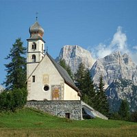 La chiesa di Santa Fosca e il Monte Pelmo
