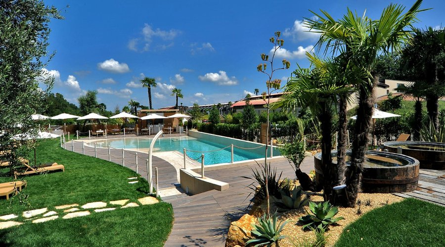 relax in piscina