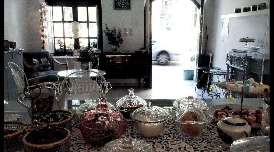 Lola's