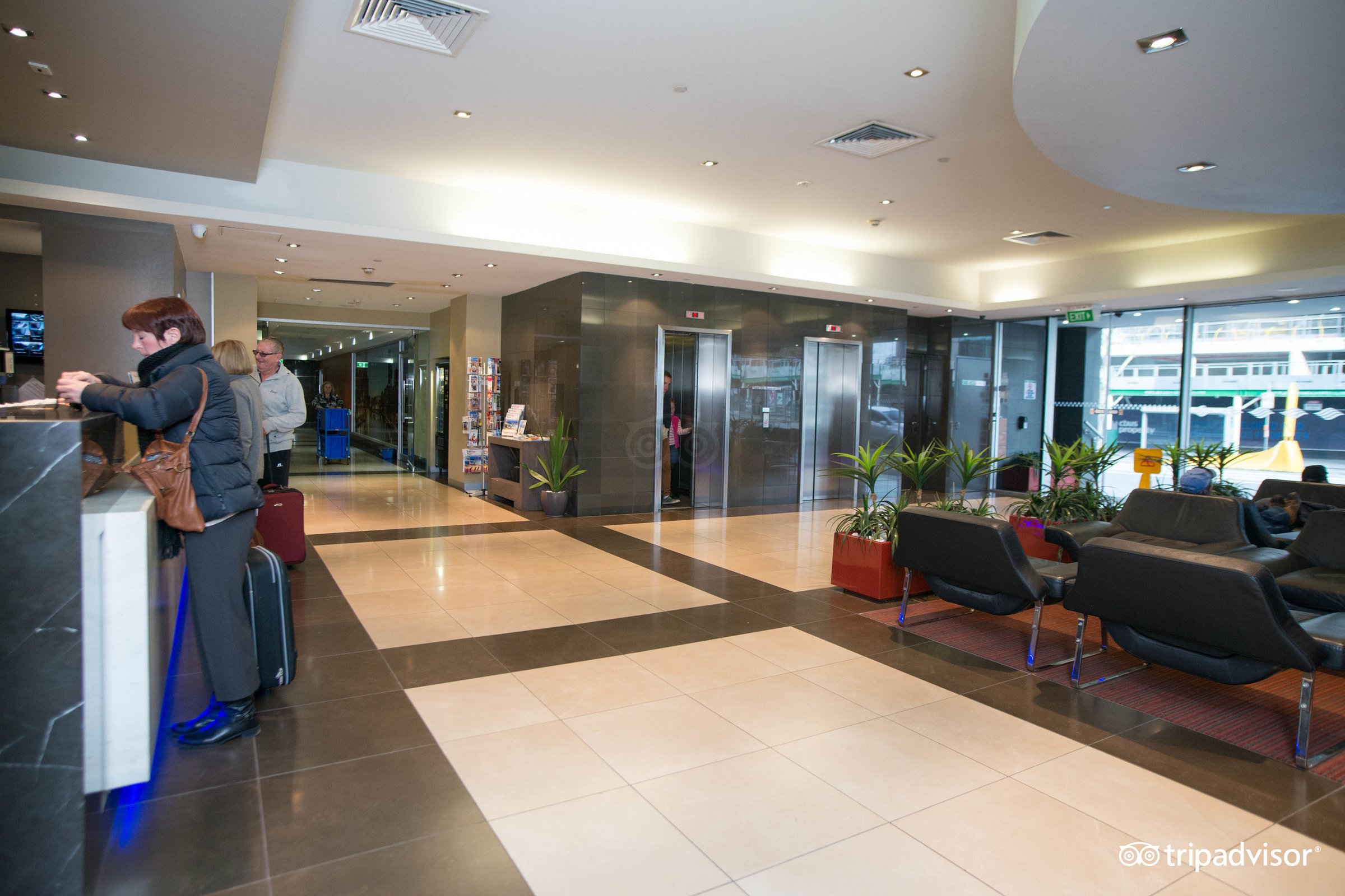 atlantis hotel melbourne reviews