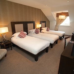 The Deluxe Twin Room at the Ten Square