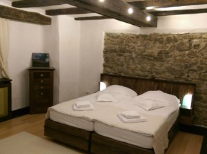 Room & Suite