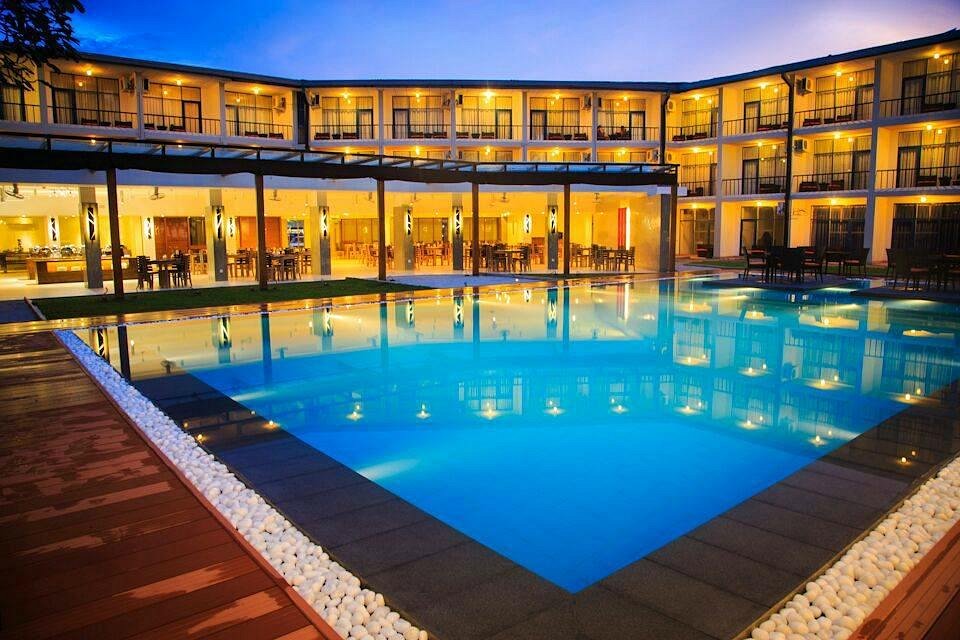Camelot Beach Hotel, hotell i Negombo