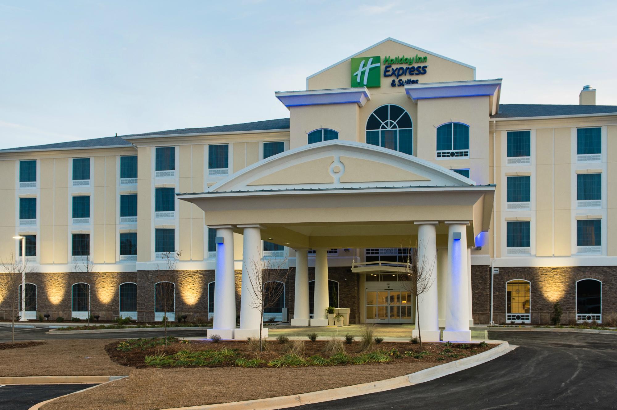 HOLIDAY INN EXPRESS & SUITES AIKEN, AN IHG HOTEL $119 ($̶1̶3̶2̶