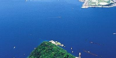 無人島「淡島」と「富士山」