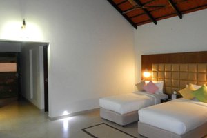 Room & Suite